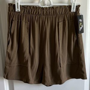 𝅺NWT Art Class Girls Olive Green Rayon Shorts, Size M (7/8)